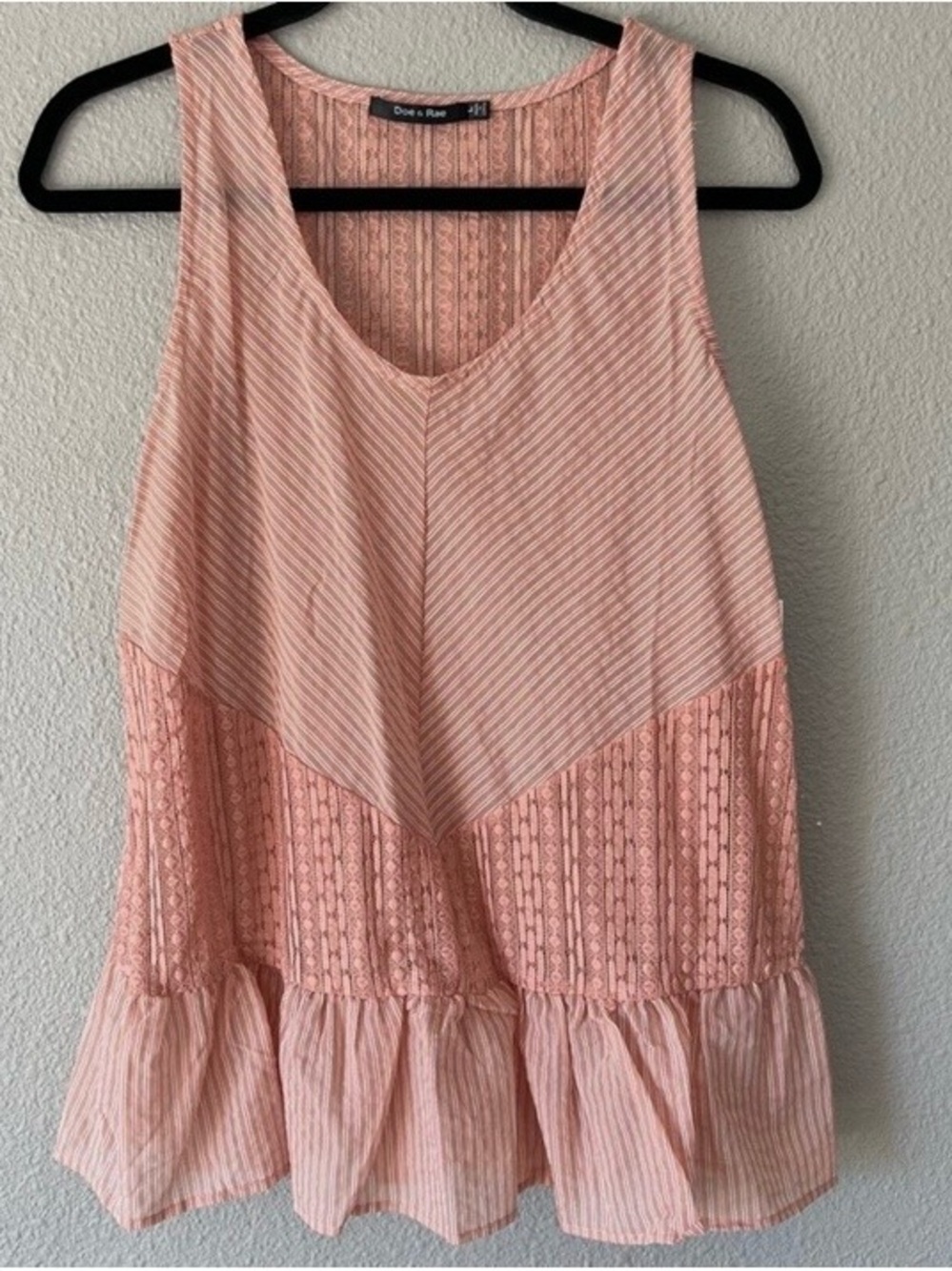 Doe & Rae pastel Peach Lace Overlay Tank size small